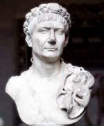 Buste de Trajan portant la couronne civique, une courroie d'épée et l'égide (attribut de Jupiter et symbole de la toute-puissance divine). Glyptothèque de Munich.