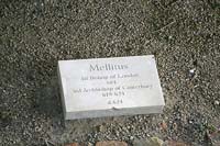 La pierre tombale de Mellitus à l'abbaye Saint-Augustin de Cantorbéry.