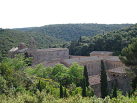 L'Abbaye de Fontfroide fondé sous Aymeri 1er de Narbonne. L'importante donation foncière d'Ermengarde à cette abbaye en 1157 marque le début de sa prospérité et permet, à terme, la construction du monastère.