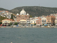 Port de Mytilène : eglise Agios Therapondas (Saint guérisseur) (source Renaudaki)