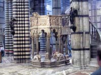 Chaire de la cathédrale de Sienne, par Giovanni Pisano et son père Nicola.