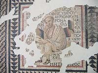 Portrait de Métrodore découvert sur la « mosaïque des Auteurs grecs » à Autun en France (site antique d'Augustodunum). Source : wiki/Métrodore de Lampsaque (le_Jeune)/ domaine public