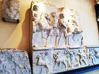 Chevalier romain. Parade de la transvectio equitum, Musée archéologique Giovo, Côme. Source : wiki/Chevalier romain/ licence : CC BY-SA 4.0