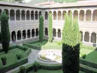 Le cloître du monastère de Ripoll. Source : wiki/ Oliba (abbé)/ licence : CC BY-SA 4.0