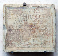Inscription sépulcrale pour Tiberius Claudius Epaphroditus dit Epaphrodite, affranchi impérial