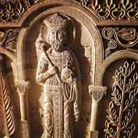 Le sarcophage du roi Mirian III dans la cathédrale de Samtavissi.