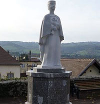 Statue de Béatrice de Savoie, aux Échelles (photos lj)