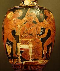 Égisthe tué par Oreste et Pylade, œnochoé apulienne à figures rouges, 4ème siècle av. jc, musée du Louvre. Source : wiki/Égisthe/ domaine public