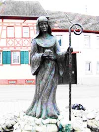 Statue de Lioba de Tauberbischofsheim dite Sainte Lioba ou sainte Liobe