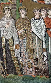 Détail des mosaïques de la Basilique Saint-Vital de Ravenne : Antonina (au centre) et sa fille Joannina (à gauche).
