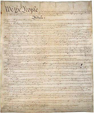 Manuscrit original de la Constitution, page 1/4 (Le préambule et le premier article de la Constitution des Etats-Unis)
